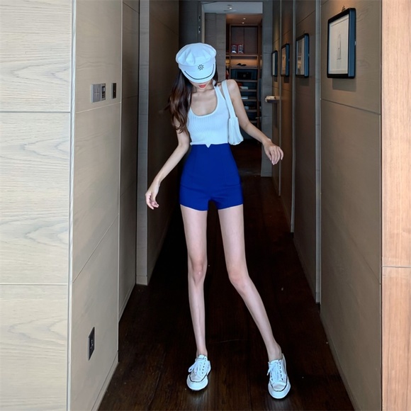 High Waist - Picture 3 of 9